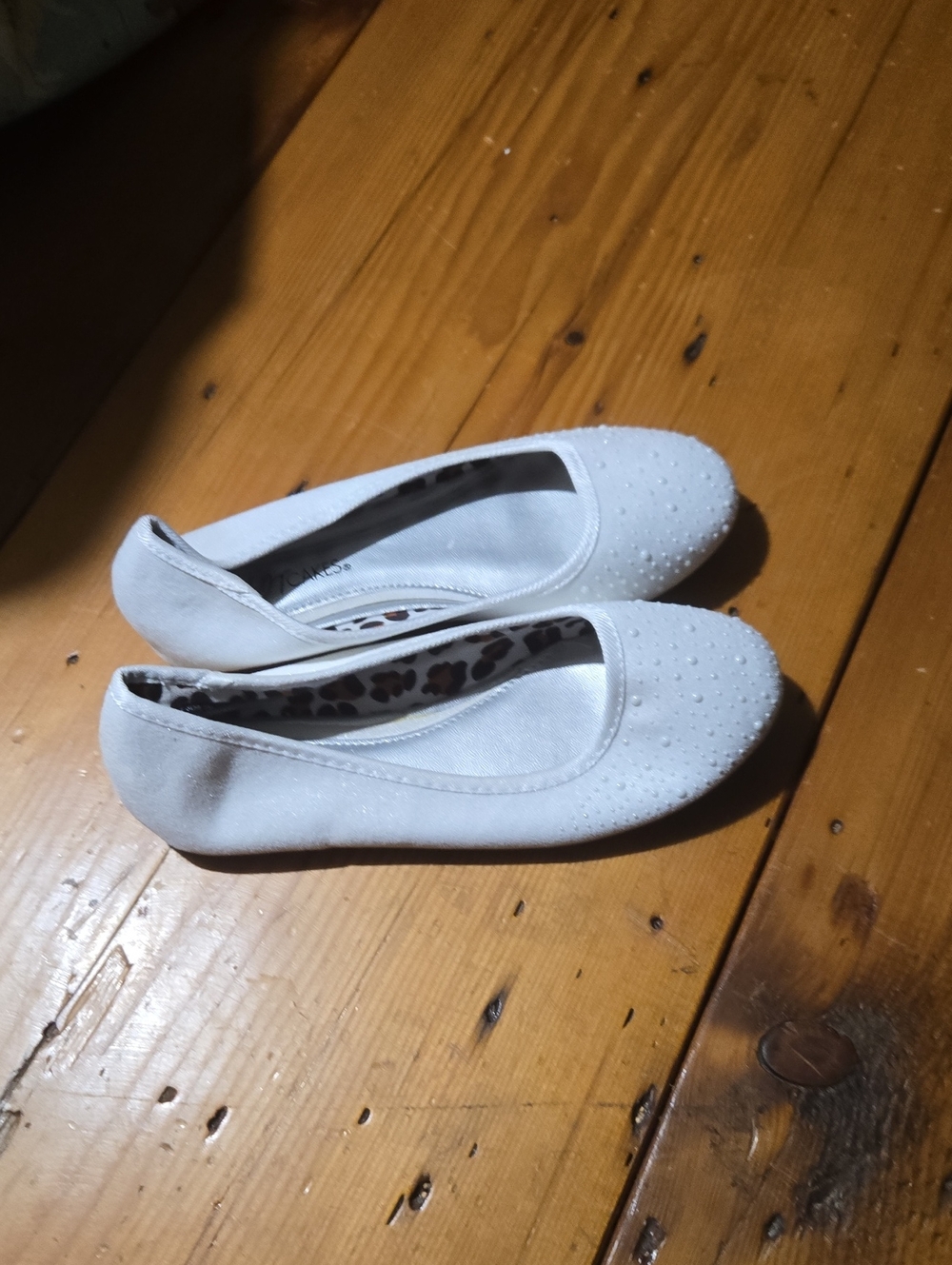 Hotcakes Sz 2 White Rhinestone  Flats